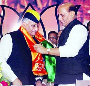 VK Singh joins BJP,  gives more ammo to  party's lS prospects