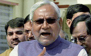 Nitish protests, JD-U blocks road, rail traffic