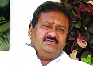 Honeymoon over, Cong cries betrayal