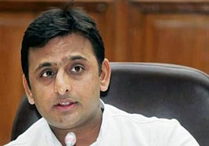 Akhilesh lays foundations to beat poll panel