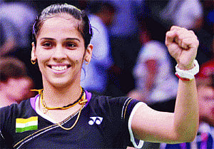 Saina wins, Sindhu crashes out