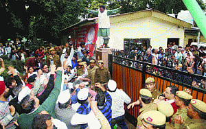 ECI weighs in on idea of censuring AAP leadership