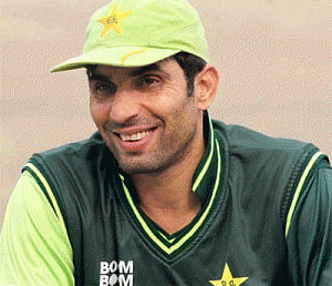 Pakistan win toss, elect to bat against Sl in Asia Cup final