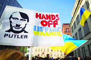 Clashes in Ukraine as rival rallies raise tensions