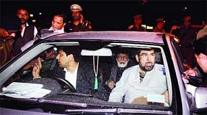 Shias' march from UP clogs roads to Delhi
