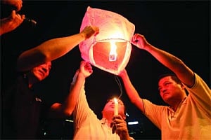34 aircraft, 40 ships unable to trace vanished Malaysian jet