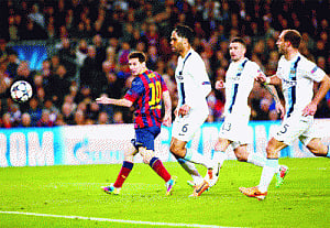 Just what Messi keeps doing