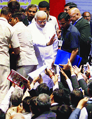 Bar puts its weight behind Modi's march to Delhi