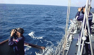 India halts search for Malaysian plane - for now