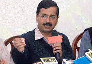 Kejriwal keeps up the suspense on Varanasi