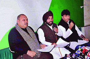 Cong calls AAP's bluff, picks holes in subsidy pledge