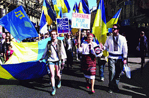 Crimeans poll to join Russia