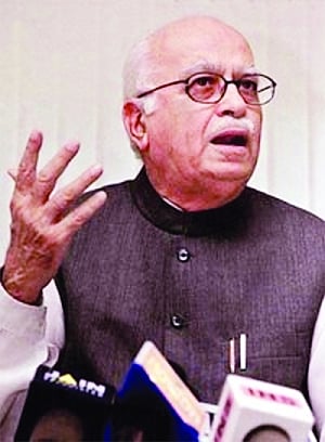No question of hung lok Sabha: Advani