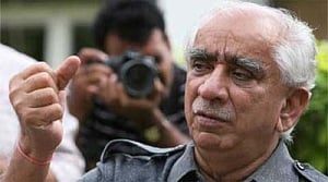 Defiant Jaswant files nomination;says betrayed by Rajnath,Raje