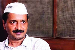 Kejri, Diggy foray hots up Varanasi