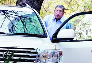 Srinivasan must go for fair IPl probe: SC