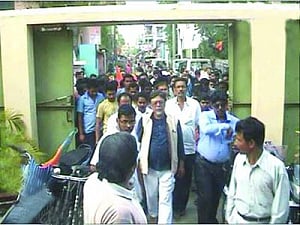 Untested lotus a symbol of hope in hopeless Singur