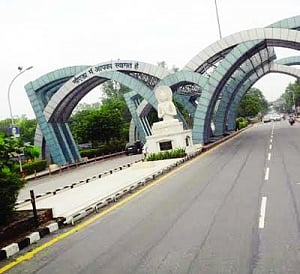 Noida jinx keeps top netas away