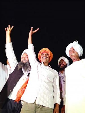 Needs guts to quit CM post: Kejri