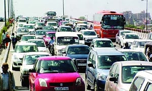 Heavy police presence foils Shias' plan