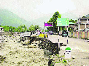 Ministry seeks EC's nod to continue road repair in HP