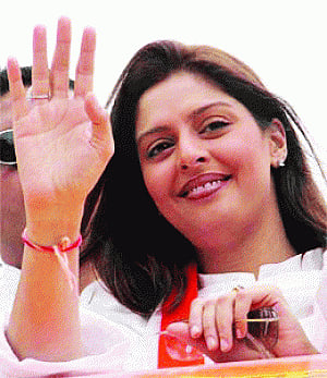 All women candidates to get additional lady security officer: EC