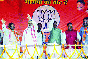 Team man Modi seeks 'Cong-mukt Bharat'