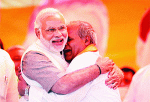 Cong left red-faced as Tomar defects to BJP