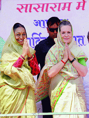 NaMo, Nitish pseudo secular: Sonia
