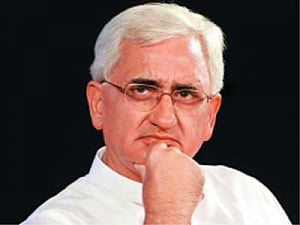 Ministers parrot RaGa's riot jibe