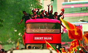 World T20 champs accorded rousing welcome