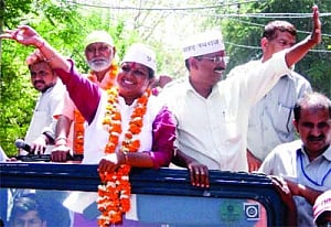 AAP goes door to door, takes out roadshows