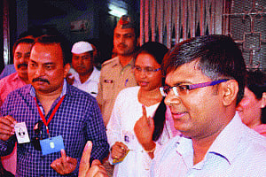 VK Singh alleges booth capturing by SP workers