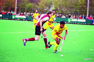 Sardar's men soar over Dutch club 7-0