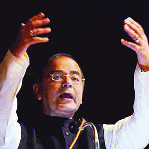 Jaitley asks Rahul about 'illicit'  relationships of Congressmen