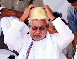 Nitish loses Kishanganj before poll as nominee deserts turf for Cong