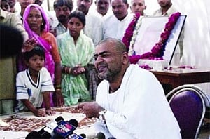 Phoolan's hubby to contest from Shahjahanpur