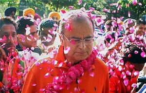 Voters are not fools: Jaitley on Rahul's 'ullu' barb