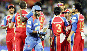 Daredevils score 145/4 against RCB