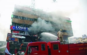 Fire breaks out in Noida plaza