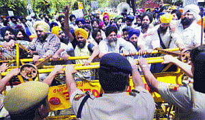Capt draws fire for shielding Tytler