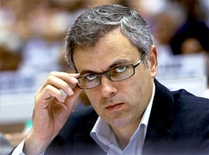 Omar condemns attack on political workers in Pulwama