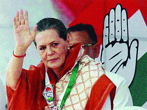 Sonia taunts Modi in Gujarat
