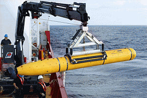 Robotic submarine suspends mission to locate missing plane