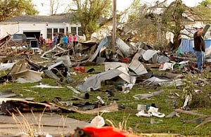 Tornadoes strike central, southern US, killing 9