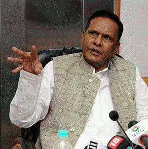 EC censures Beni for 'highly insulting' remarks against Modi