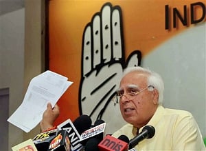 Govt to name 'snoopgate' judge before May 16: Sibal
