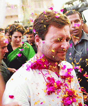 Rahul, Priyanka hold joint show in Amethi