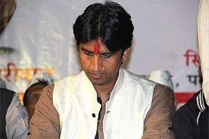 Kumar Vishwas says his family told to leave Amethi