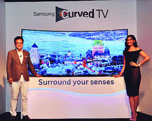 Samsung launches curved television in Indian market